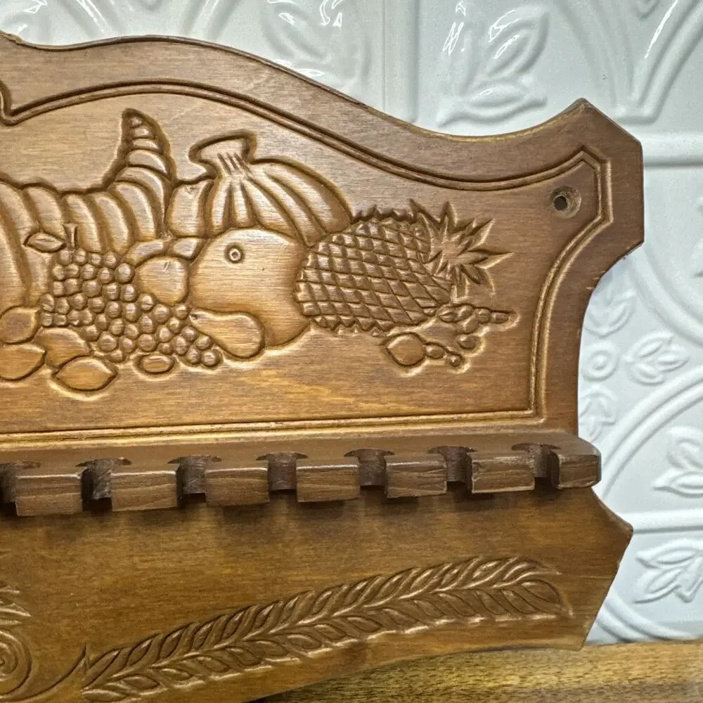 Vintage Wooden Souvenir Spoon Collector Wall Display Rack, Cornucopia, 16 Slots